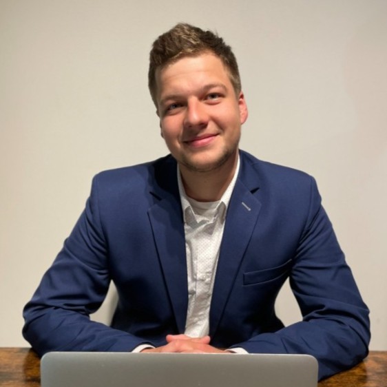 Jaroslav Bogač — Investiční Poradce v Pech & Partneři